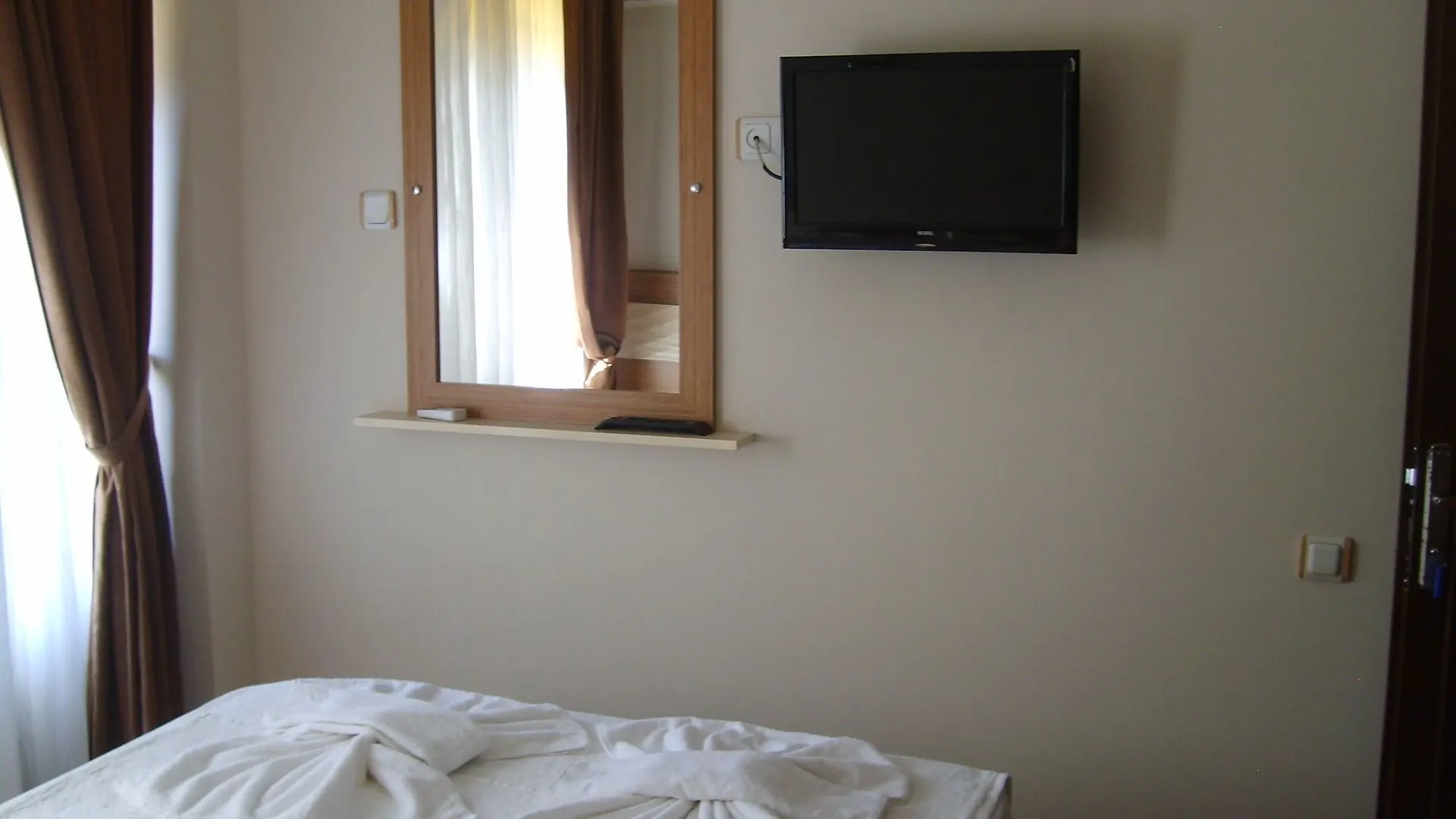 Muenih Otel Kusadası